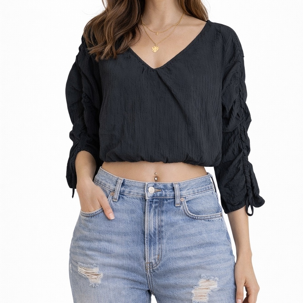 ASTR the label Black Textured cropped Blouse ruched sleeve size s